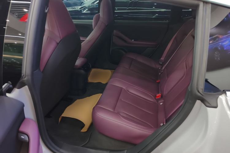 Used Nio ET5 2024 75 kWh Left Rear Seat