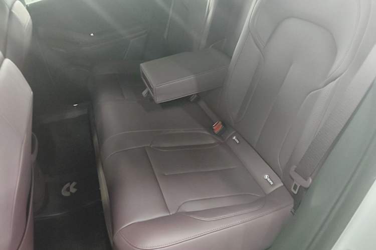 Used Nio ET5 2024 75 kWh Left Rear Seat