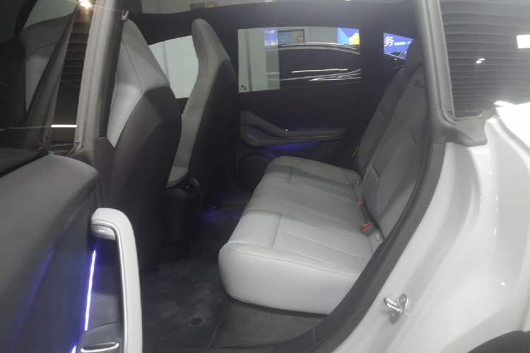 Used Nio ET5 2024 75 kWh Left Rear Seat