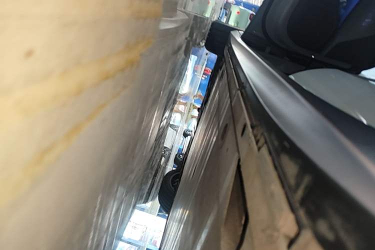 Used Nio ET5 2024 75 kWh Left Side Sill