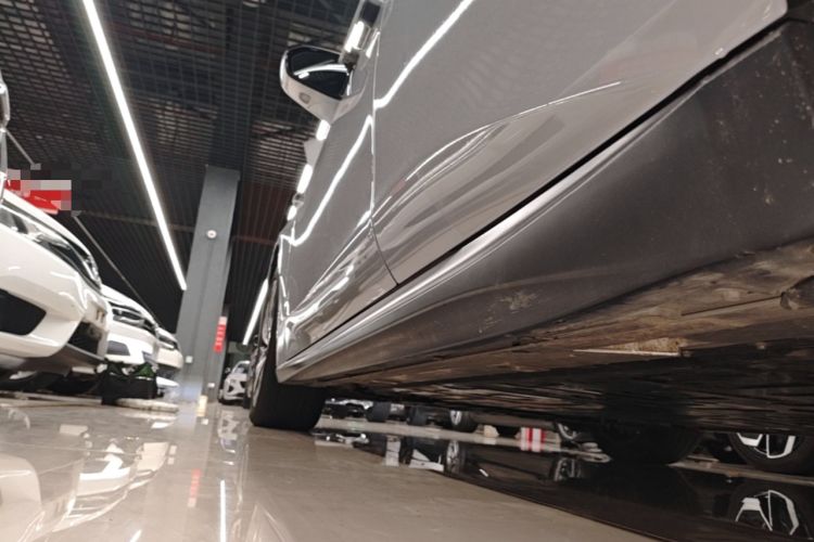 Used Nio ET5 2024 75 kWh Left Side Sill