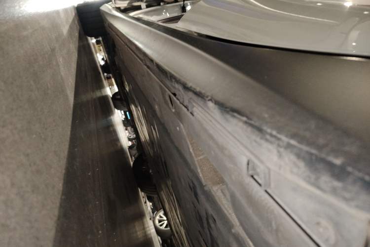 Used Nio ET5 2024 75 kWh Left Side Sill