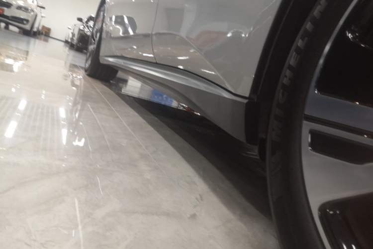 Used Nio ET5 2024 75 kWh Left Side Sill