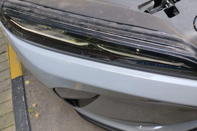Used Nio ET5 2024 75 kWh Right Front Headlight