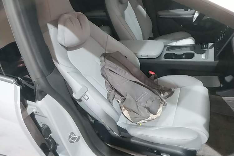 Used Nio ET5 2024 75 kWh Right Front Seat
