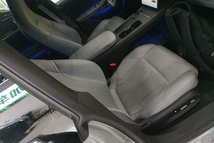 Used Nio ET5 2024 100 kWh Right Front Seat