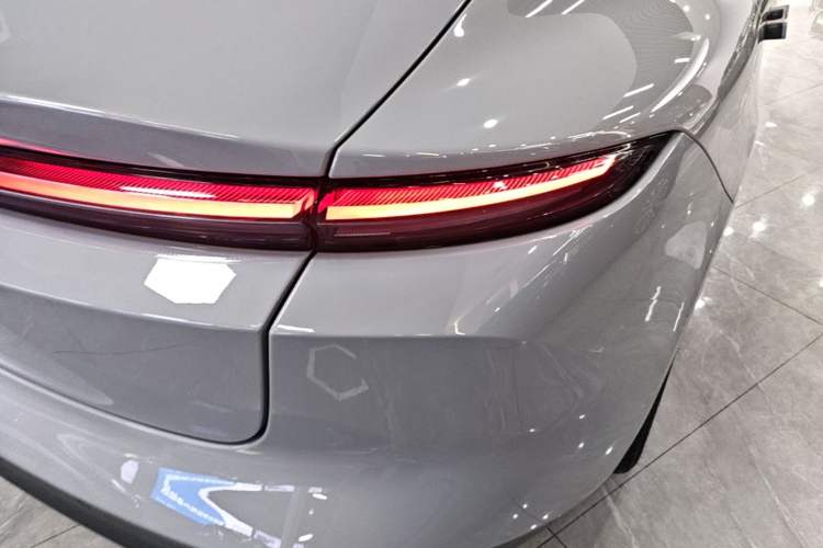 Used Nio ET5 2024 75 kWh Right Rear Taillight