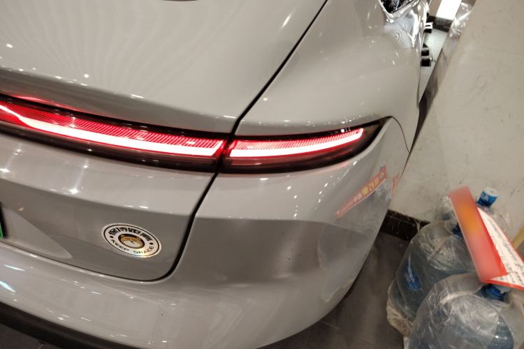 Used Nio ET5 2024 75 kWh Right Rear Taillight