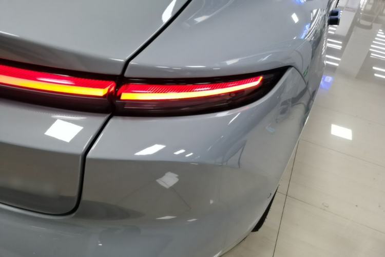 Used Nio ET5 2024 75 kWh Right Rear Taillight
