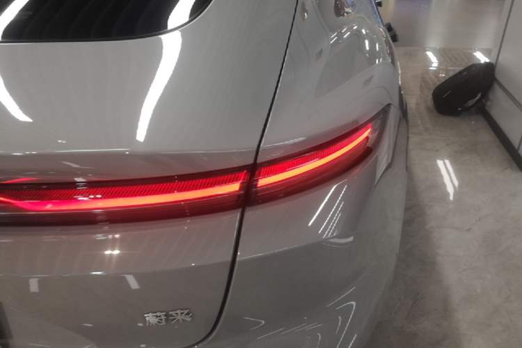 Used Nio ET5 2024 75 kWh Right Rear Taillight