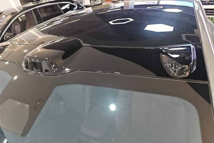 Used Nio ET5 2024 75 kWh Roof