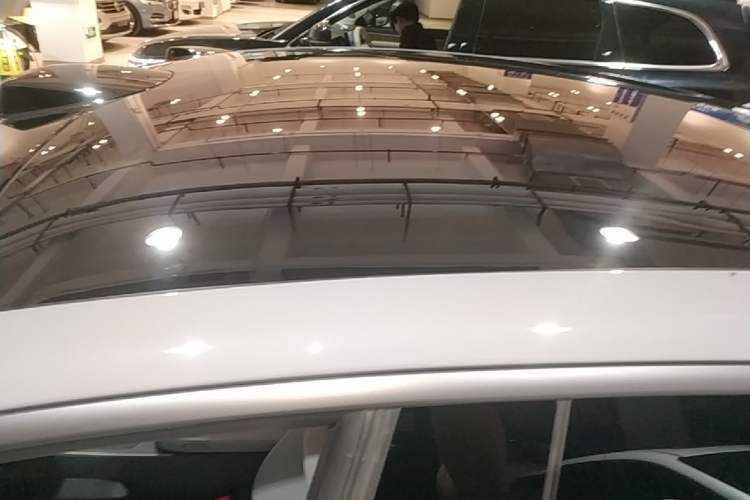 Used Nio ET5 2024 75 kWh Roof