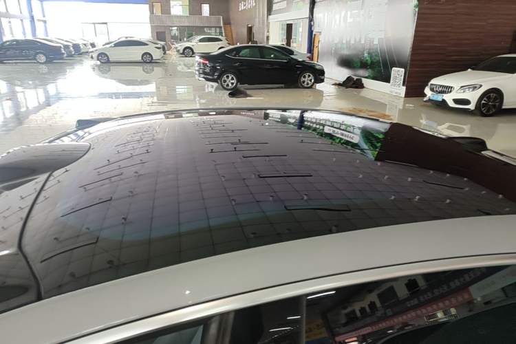Used Nio ET5 2024 75 kWh Roof