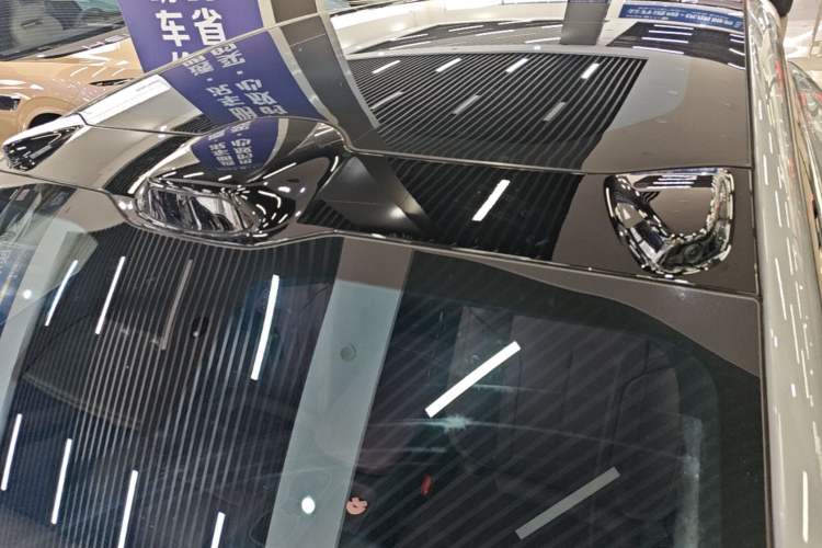 Used Nio ET5 2024 75 kWh Roof