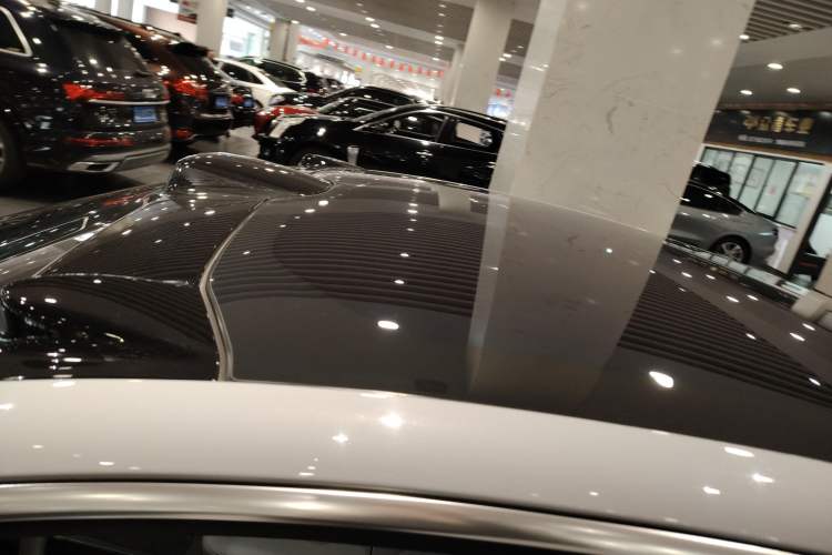 Used Nio ET5 2024 75 kWh Roof