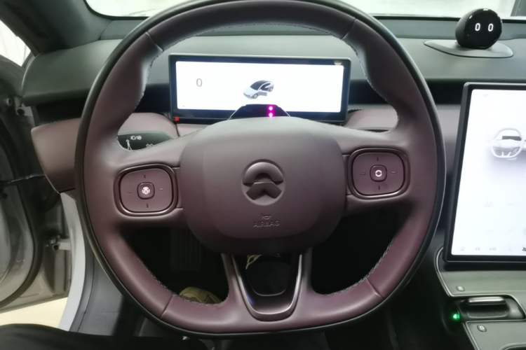 Used Nio ET5 2024 75 kWh Steering Wheel