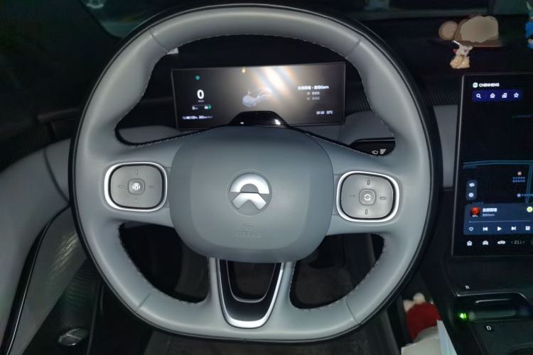 Used Nio ET5 2024 75 kWh Steering Wheel