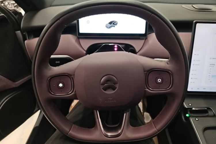 Used Nio ET5 2024 75 kWh Steering Wheel
