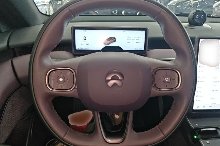 Used Nio ET5 2024 75 kWh Steering Wheel