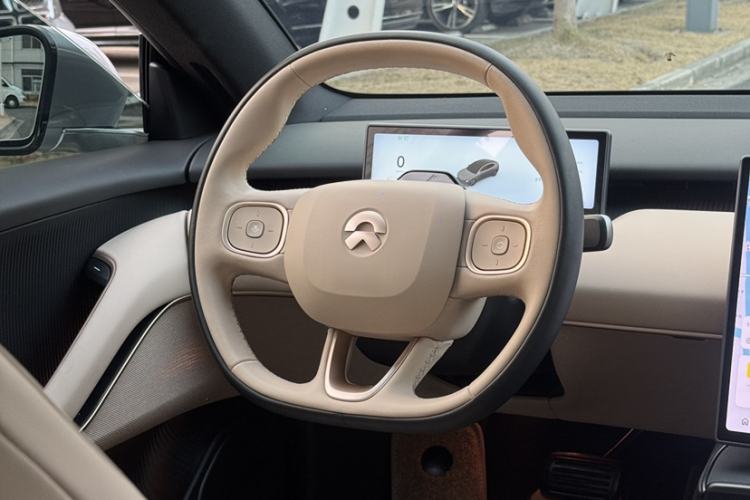 Used Nio ET5 2024 75 kWh Steering Wheel