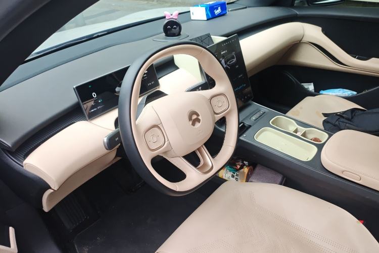 Used Nio ET5 2024 75 kWh Steering Wheel