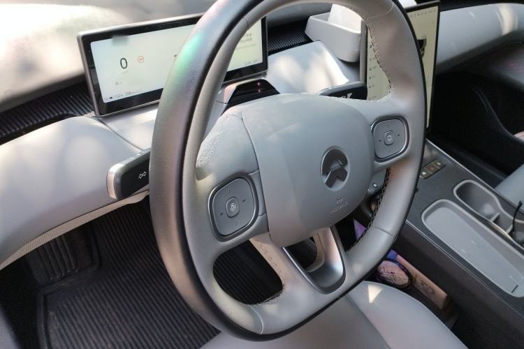 Used Nio ET5 2024 75 kWh Steering Wheel