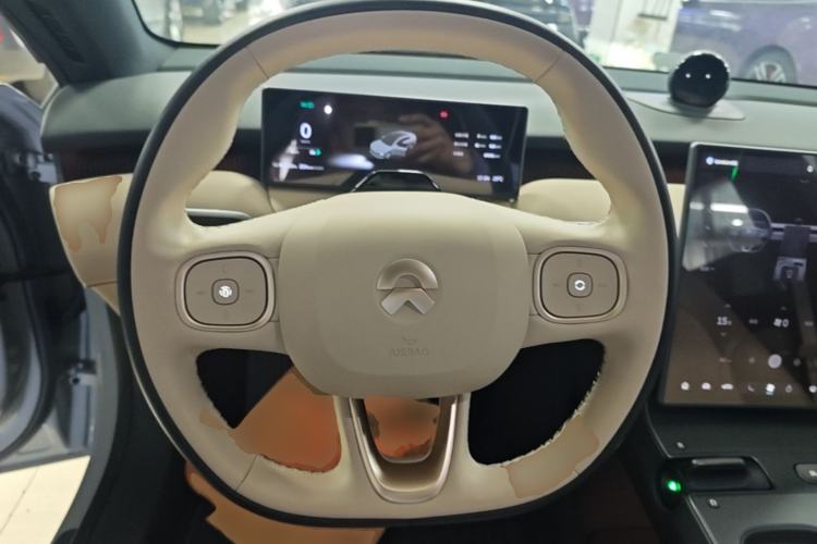 Used Nio ET5 2024 75 kWh Steering Wheel
