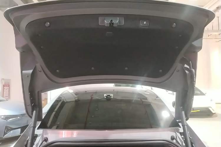 Used Nio ET5 2024 75 kWh Trunk