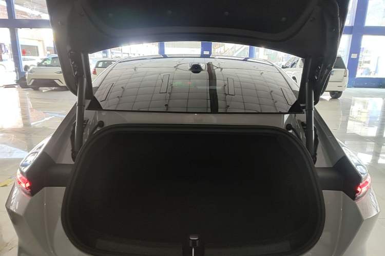 Used Nio ET5 2024 75 kWh Trunk