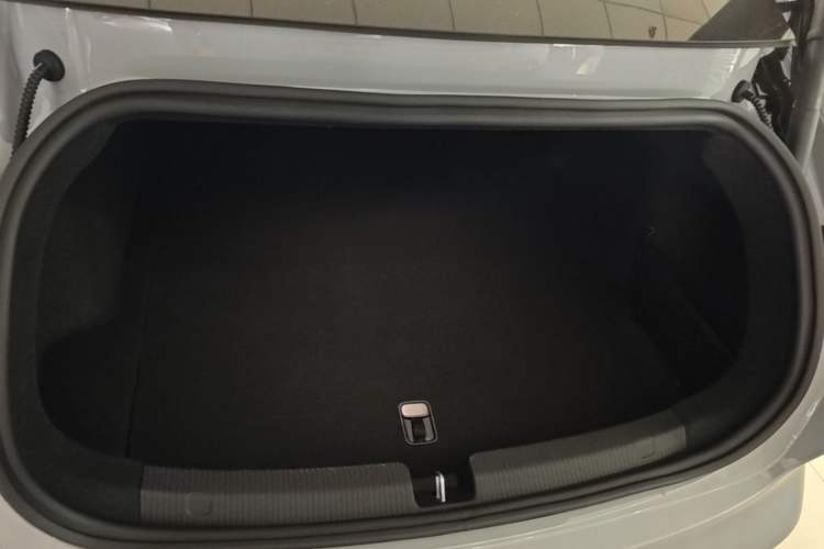 Used Nio ET5 2024 75 kWh Trunk