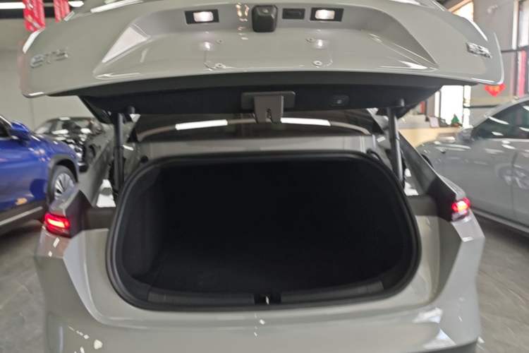 Used Nio ET5 2024 75 kWh Trunk
