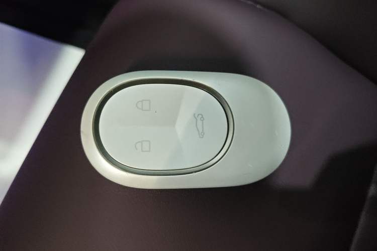 Used Nio ET5 2024 75 kWh Vehicle Key