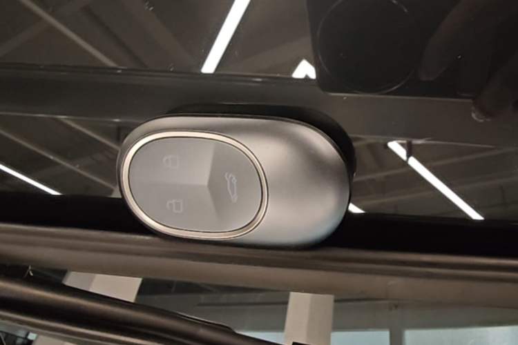 Used Nio ET5 2024 75 kWh Vehicle Key