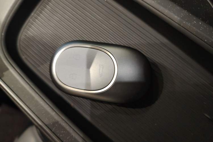 Used Nio ET5 2024 75 kWh Vehicle Key