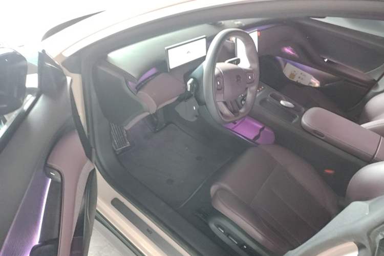 Used Nio ET5 2024 75 kWh Driver Seat