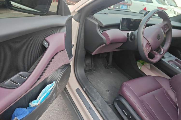 Used Nio ET5 2024 75 kWh Driver Seat