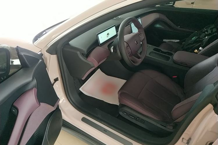 Used Nio ET5 2024 75 kWh Driver Seat