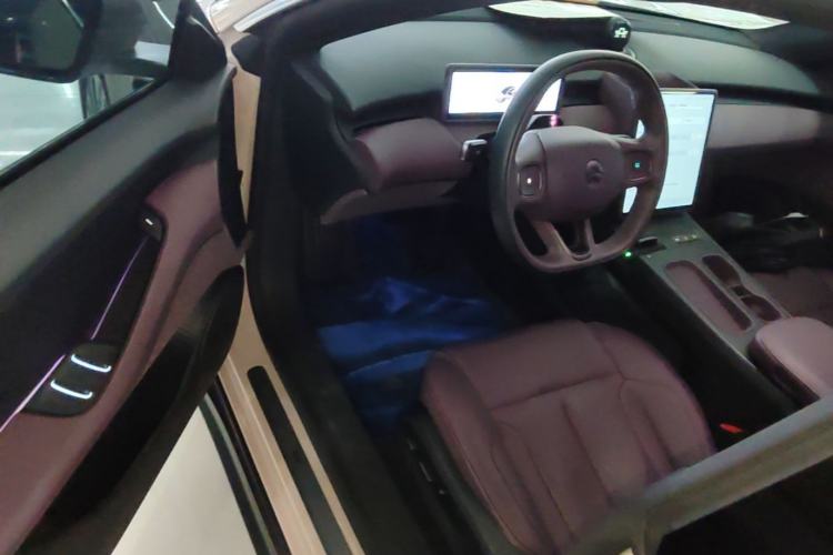 Used Nio ET5 2024 75 kWh Driver Seat