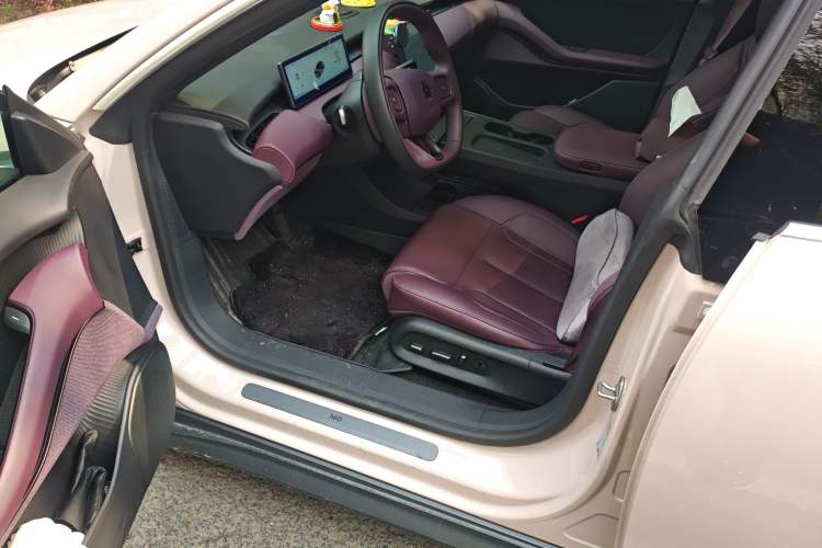 Used Nio ET5 2024 75 kWh Driver Seat