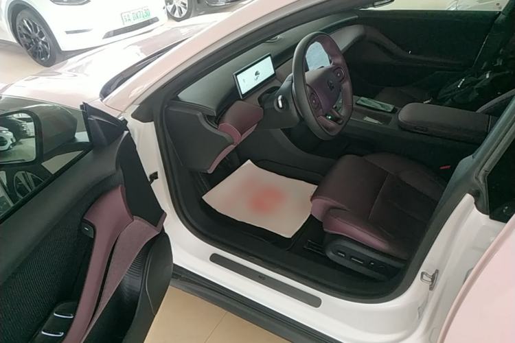 Used Nio ET5 2024 75 kWh Driver Seat
