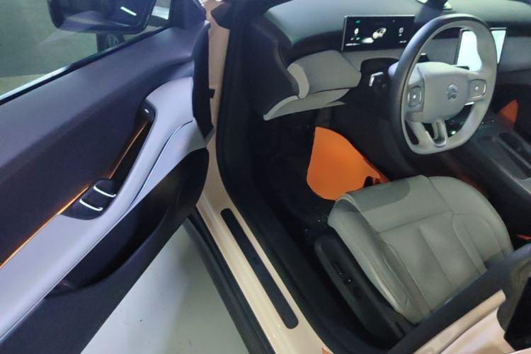 Used Nio ET5 2024 75 kWh Driver Seat