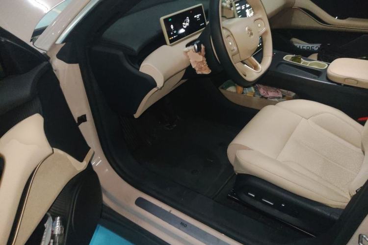 Used Nio ET5 2024 75 kWh Driver Seat