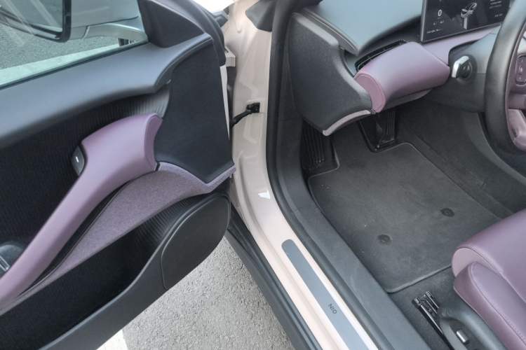 Used Nio ET5 2024 75 kWh Driver Seat