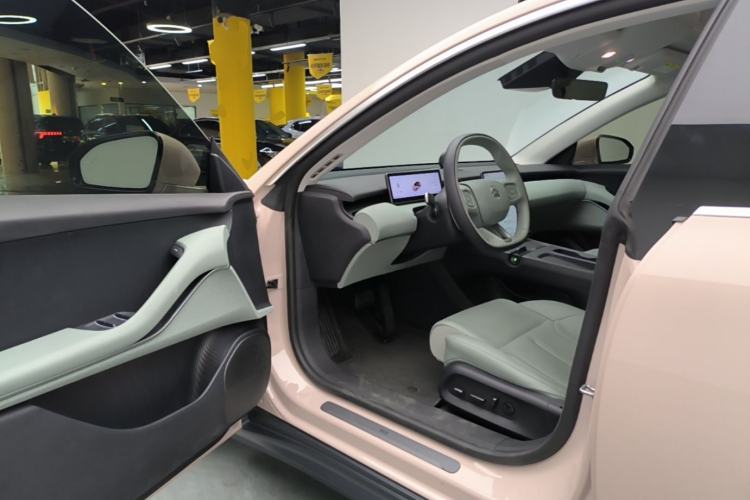 Used Nio ET5 2024 75 kWh Driver Seat