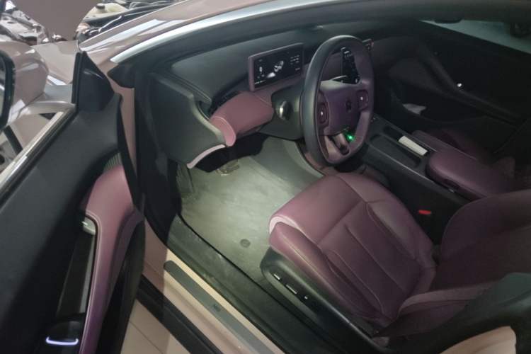 Used Nio ET5 2024 75 kWh Driver Seat