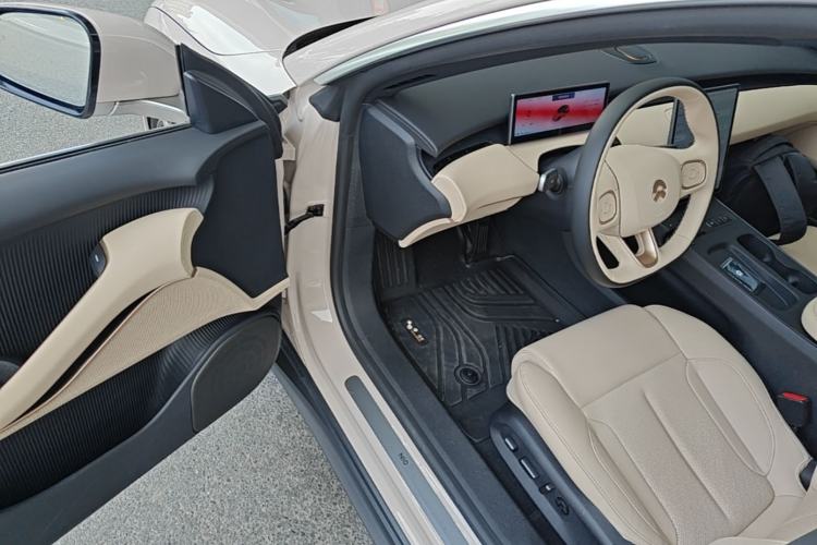 Used Nio ET5 2024 75 kWh Driver Seat