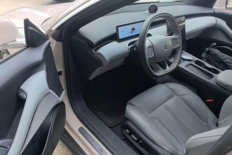 Used Nio ET5 2024 75 kWh Driver Seat