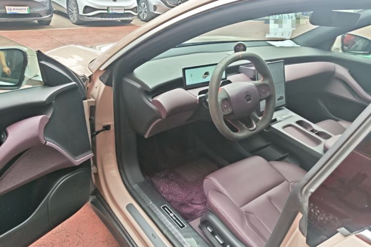 Used Nio ET5 2024 75 kWh Driver Seat