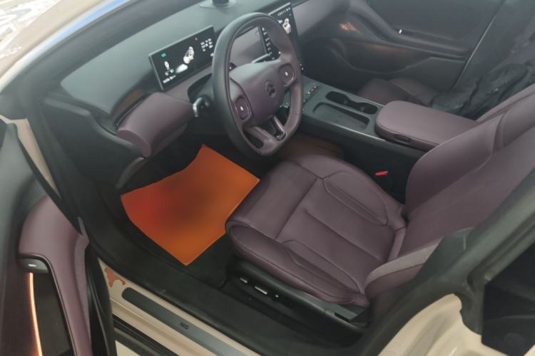 Used Nio ET5 2024 75 kWh Driver Seat