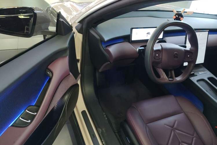 Used Nio ET5 2024 75 kWh Driver Seat
